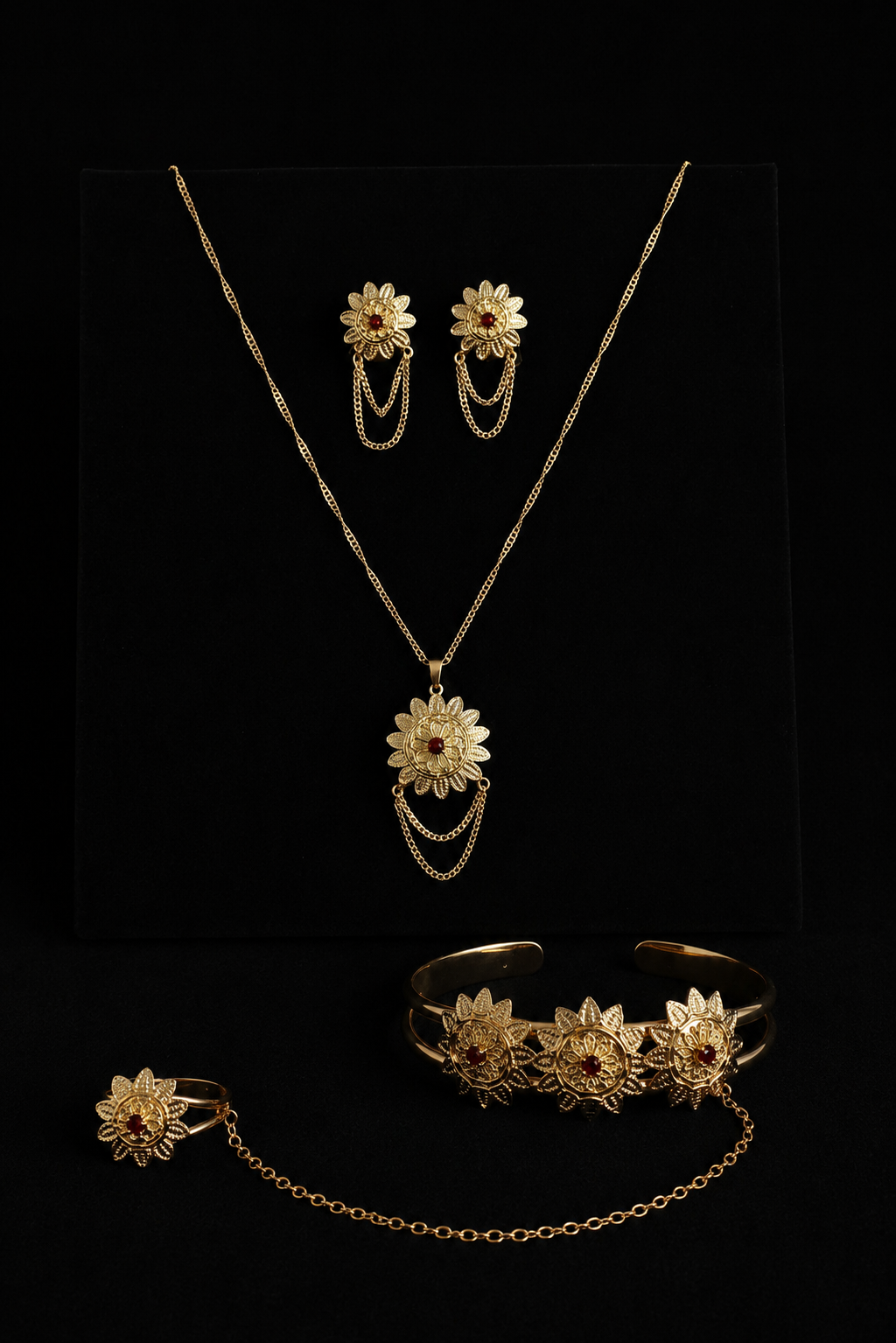Parure Fleur Soleil Dorée 4 Pièces – Collier, Bracelet Jonc, Boucles d'Oreilles & Bague Chaîne